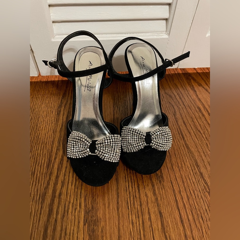 Black Rhinestone Bow Heels Size 6
